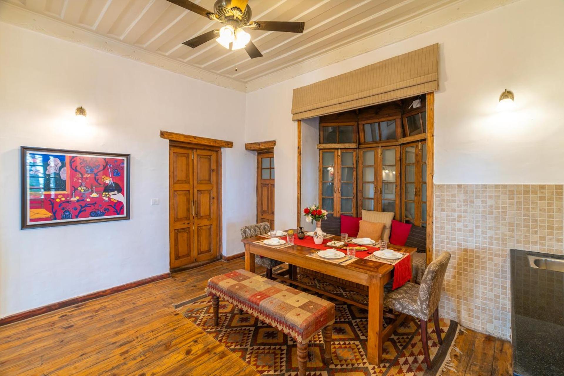 Stayvista At Paris Villa With Pvt Pool & Valley View Kasauli Exteriér fotografie