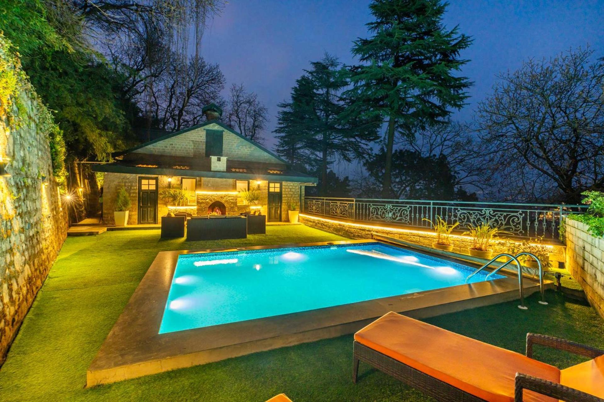 Stayvista At Paris Villa With Pvt Pool & Valley View Kasauli Exteriér fotografie