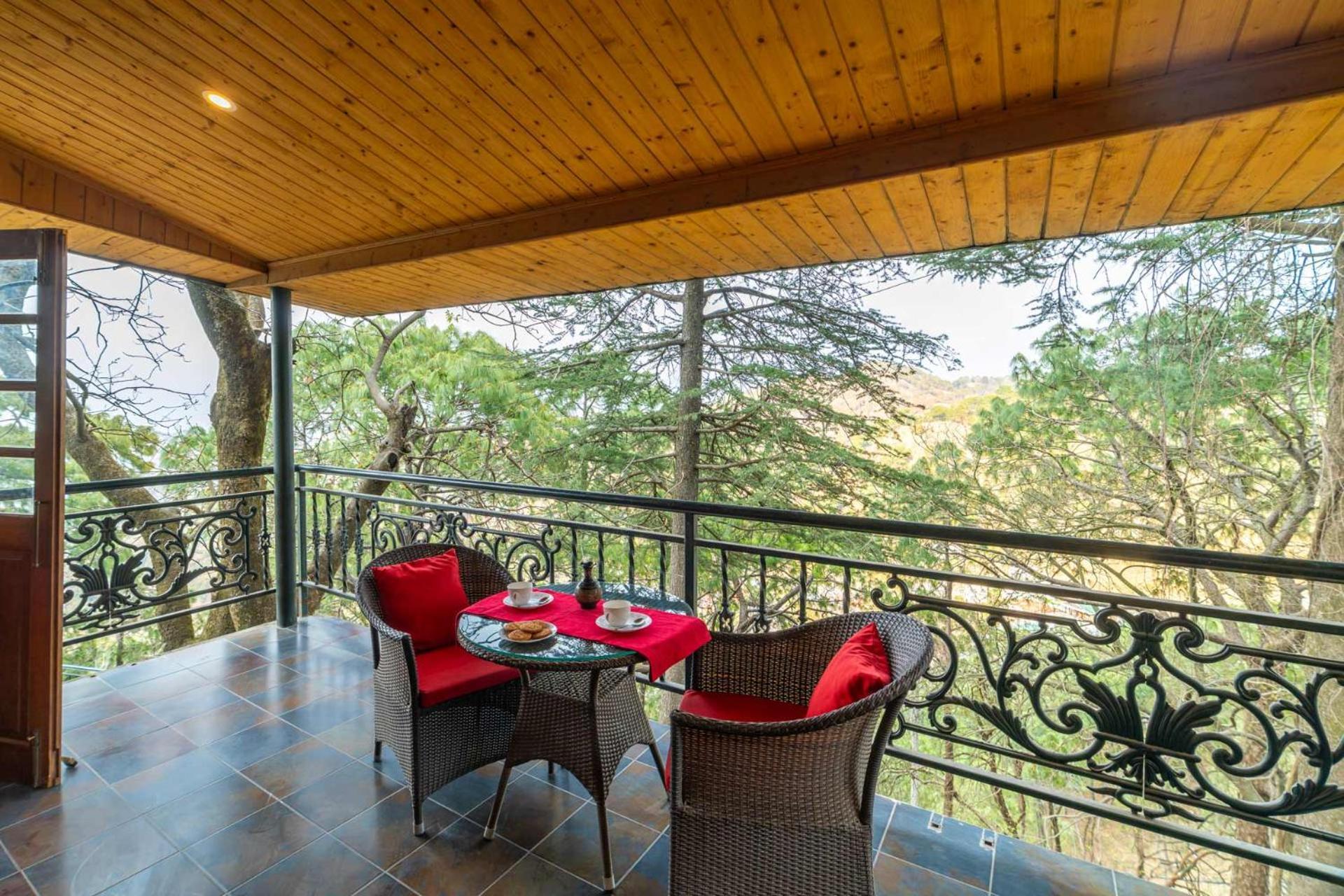 Stayvista At Paris Villa With Pvt Pool & Valley View Kasauli Exteriér fotografie