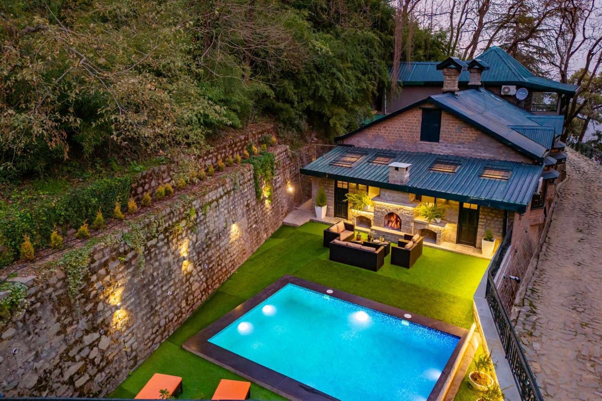 Stayvista At Paris Villa With Pvt Pool & Valley View Kasauli Exteriér fotografie